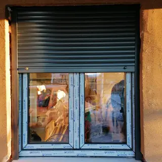 Roletne i komarnici na prozorima, Podgorica i Crna Gora